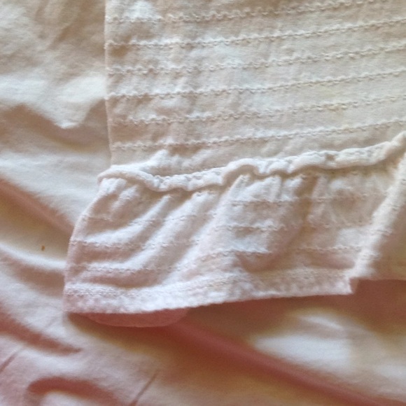 Textured white Tucker&Tate ruffled peplum bottom. - Picture 3 of 7